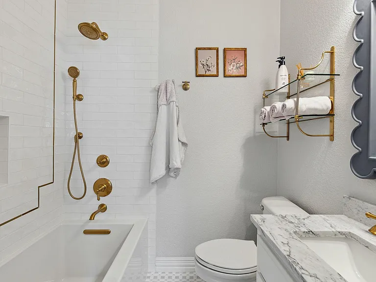 2704 Amherst Ave — Photo 24