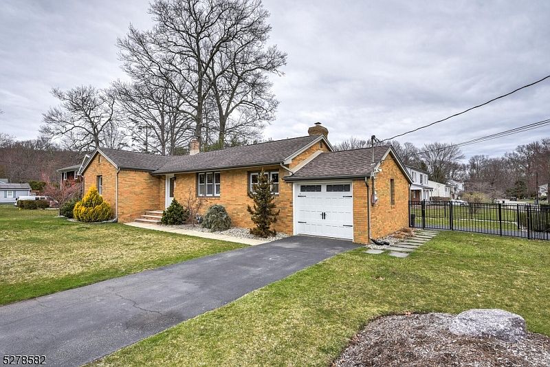 33 Greenbrook Dr, West Milford, NJ 07480 Zillow