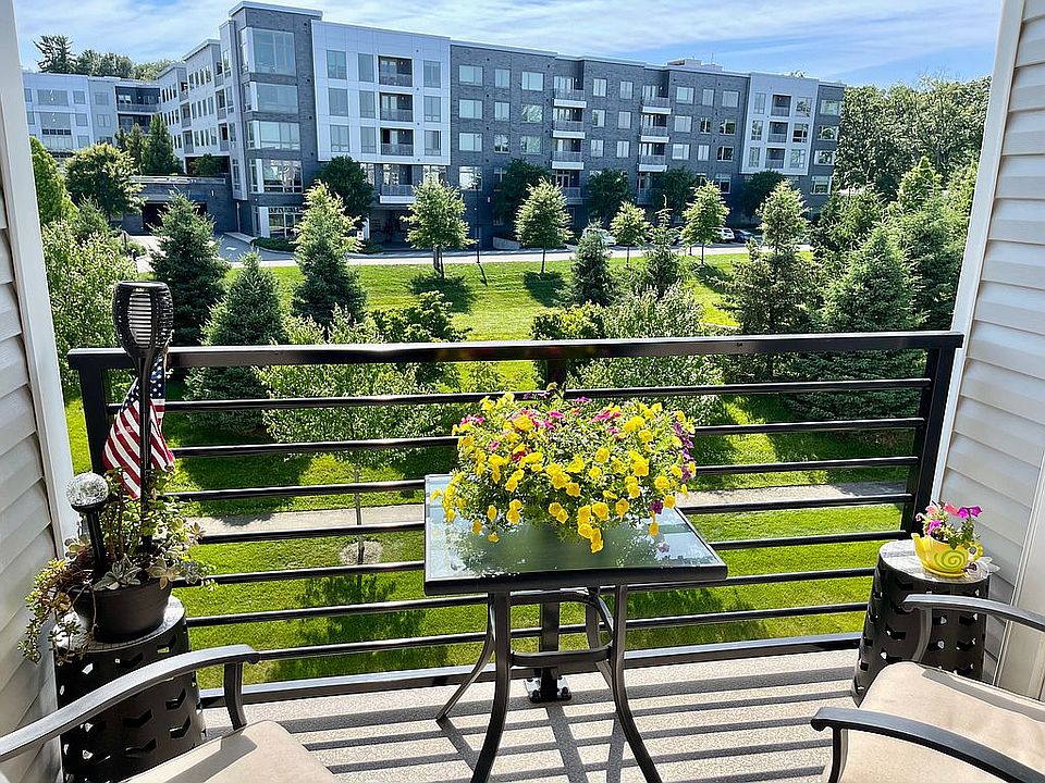 1st image of 1 Vanderbilt Blvd Unit 405