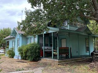 203 Butler St, Trenton, TX 75490