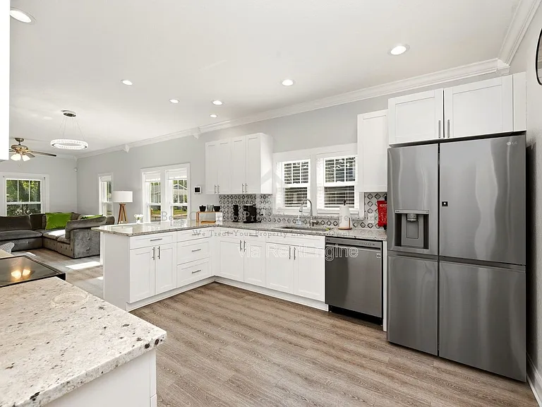 302 W Park St — Photo 15