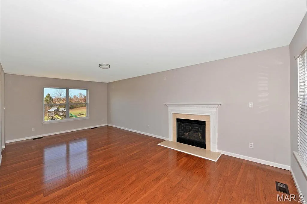 3 bed, 2.5 bath, 1850 sqft, $2,400 — Photo 4
