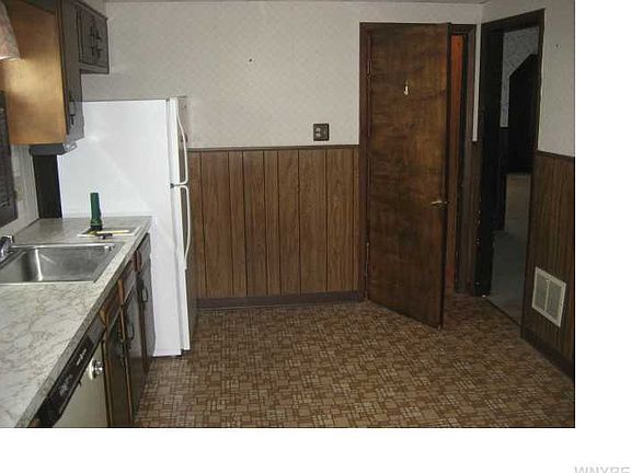 5th image of 148 Whitehall Ave