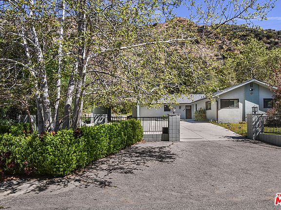 2nd image of 2447 Stonyvale Rd