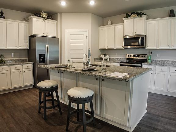 4th image of 5108 Grand Oak Cir