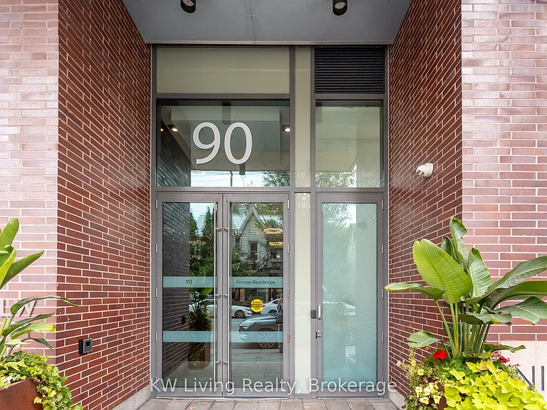 90 Broadview Ave #LW1 — Photo 4