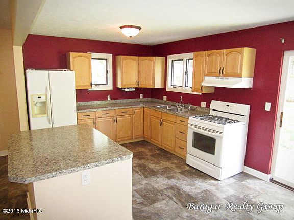 2nd image of 3041 Kensboro Ave NE
