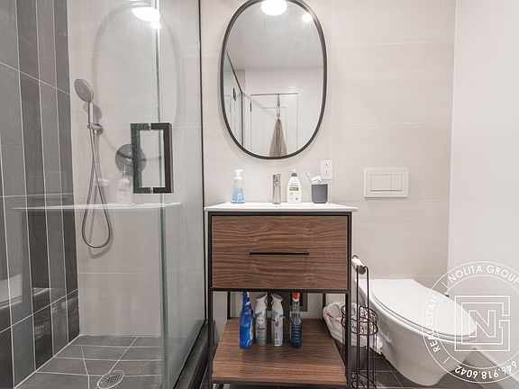 5th image of 152 W 49th St #4