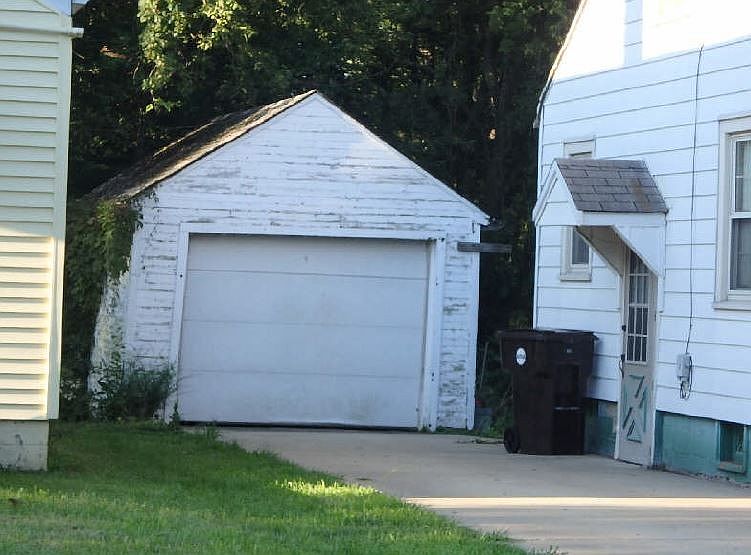 2nd image of 232 Lawnridge Dr
