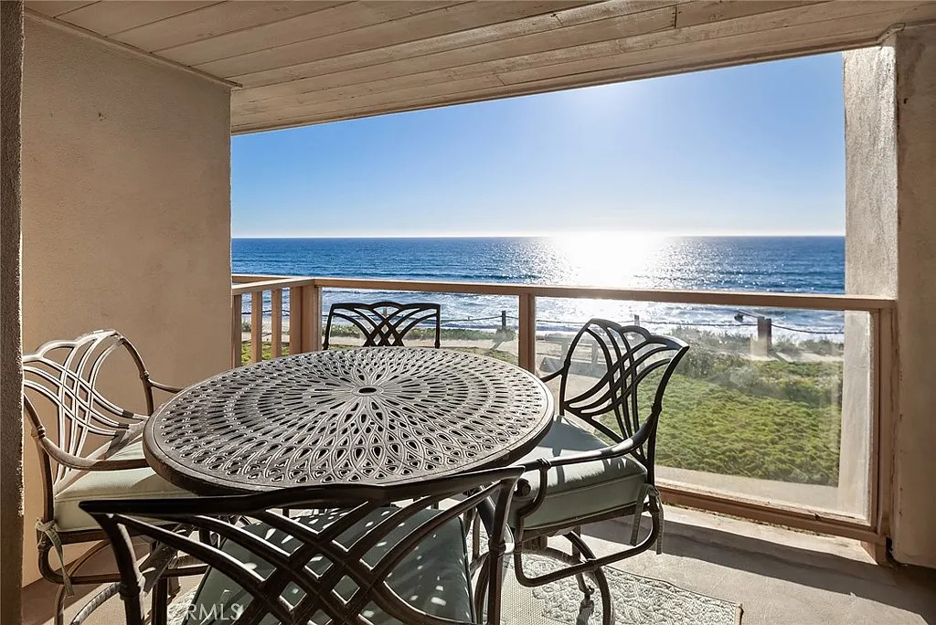 2 bed, 2.5 bath, 1375 sqft, $7,000 — Photo 4