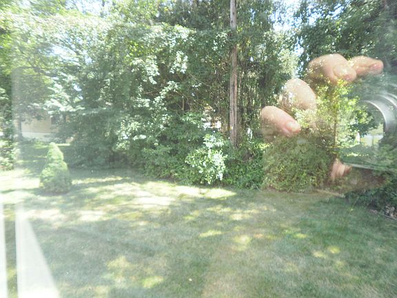 2nd image of 4 Holly Oak Dr
