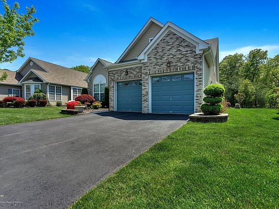 3rd image of 156 Enclave Blvd