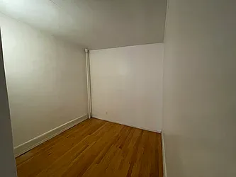 Rented by Realty Advisors Group