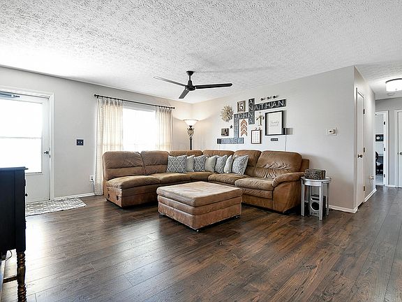 5th image of 906 Lakeland Dr