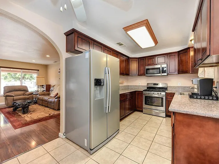 Moraine Cir — Photo 4
