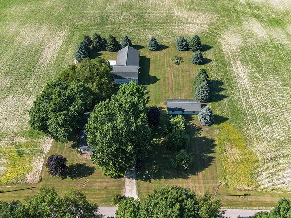 4471 Highland Ave, Benton Harbor, MI 49022