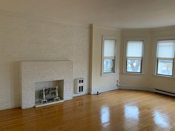 3rd image of 7834 S Oglesby Ave Floor 2