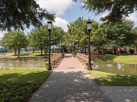 Bridgeland Amenities