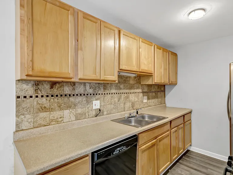 715 Heritage Dr #214 — Photo 15