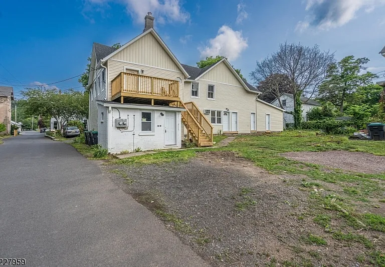13 Maple St #15A — Photo 4