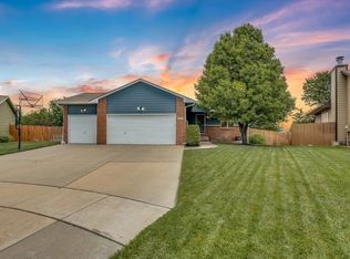 1926 E Sunset Ct, Goddard, KS 67052