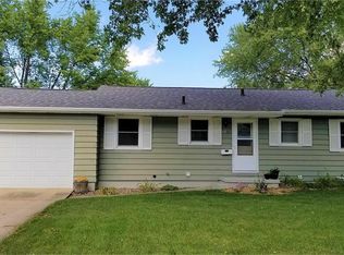 1720 Rainbow Dr, Waterloo, IA 50701