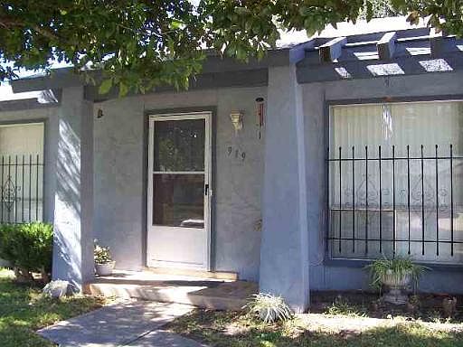 3rd image of 919 SPRING PARK DR