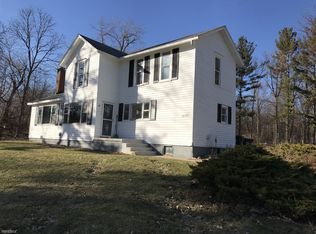 1071 Bloomer Rd, Rochester Hills, MI 48307