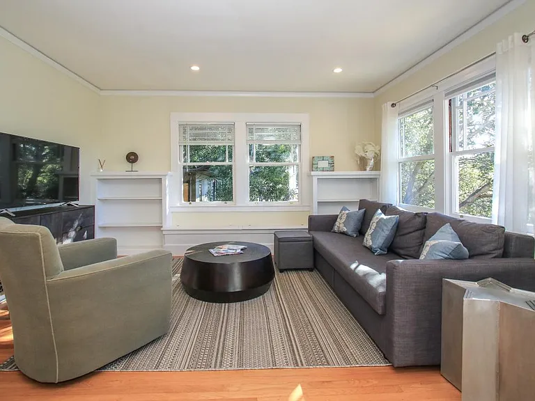 2403 Hillside Ave — Photo 16