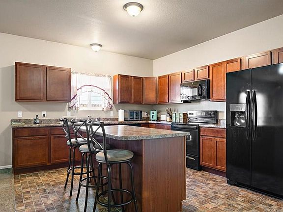4th image of 3319 Fox Den Ct