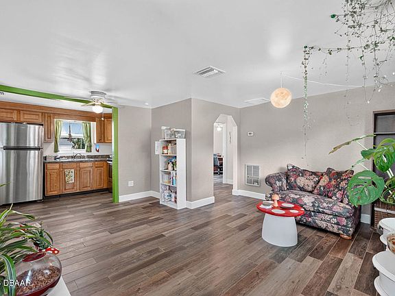3rd image of 277 Debary Dr
