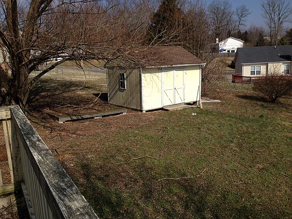 3rd image of 1905 Roscoe Dr