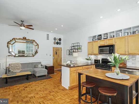 2nd image of 1029 Spruce St #33-102