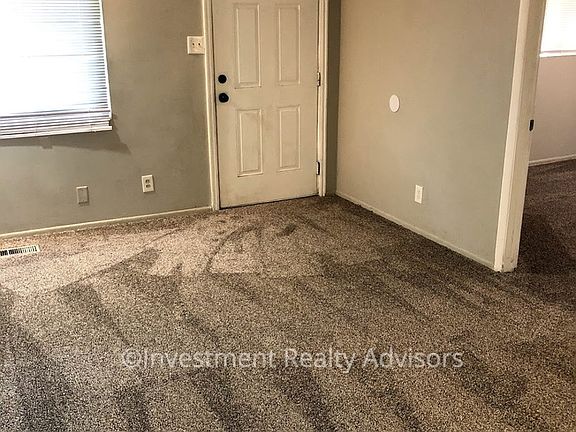 3rd image of 551 N Dexter St