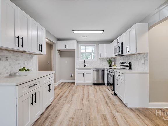 3rd image of 1222 NE 36th Street