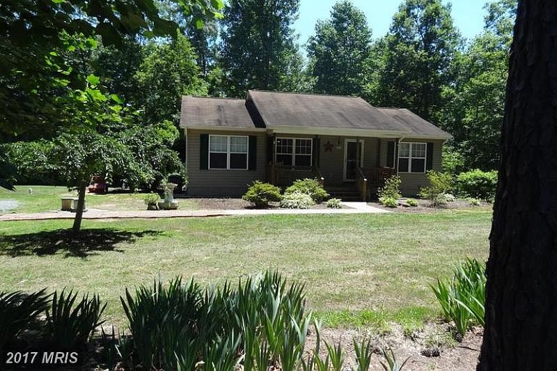 1st image of 16301 Woodlands Dr