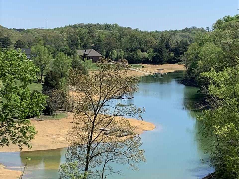 2nd image of Ferry Hill Rd