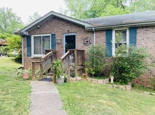 359 Crest Dr, Clarksville, TN 37043