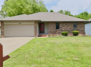 1025 E Snider St, Springfield, MO 65803