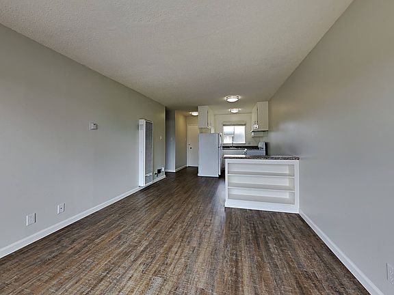 2nd image of 671 Vernon St #205