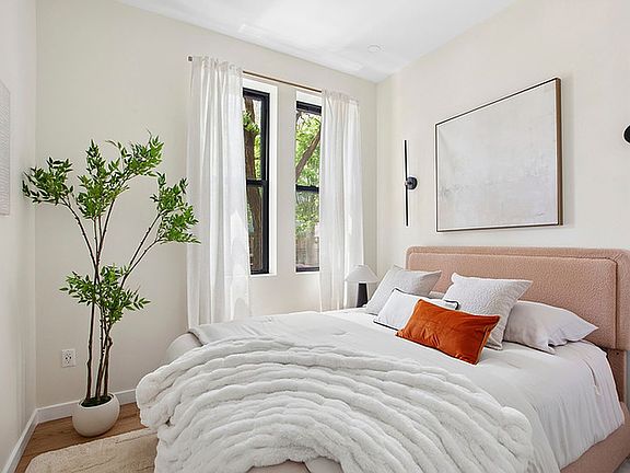 2nd image of 467 Pacific St APT 1