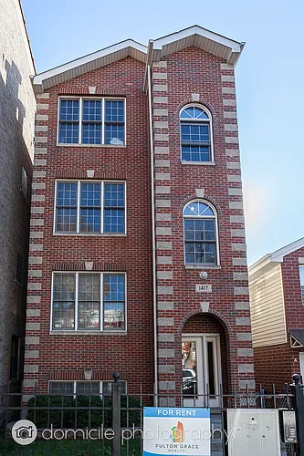 1417 W Erie St Photo 1