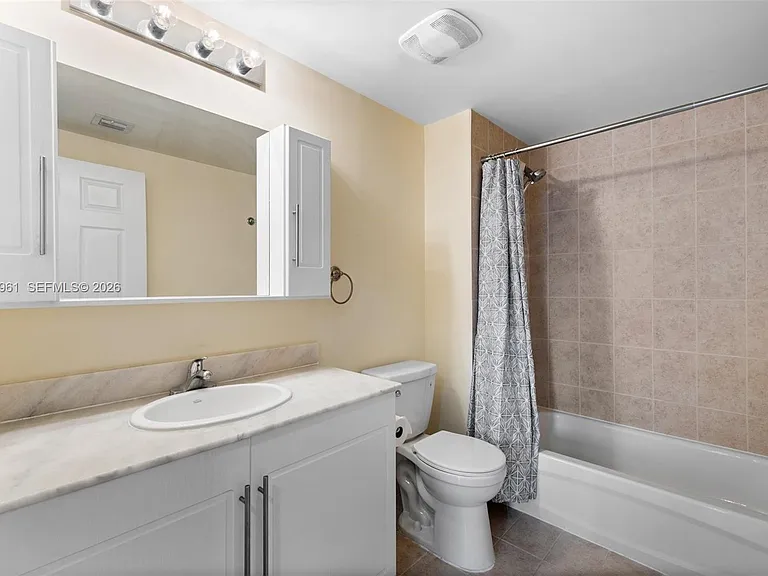275 NE 18th St #710 — Photo 18