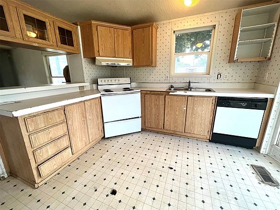 3rd image of 1832 Sherwood St #10