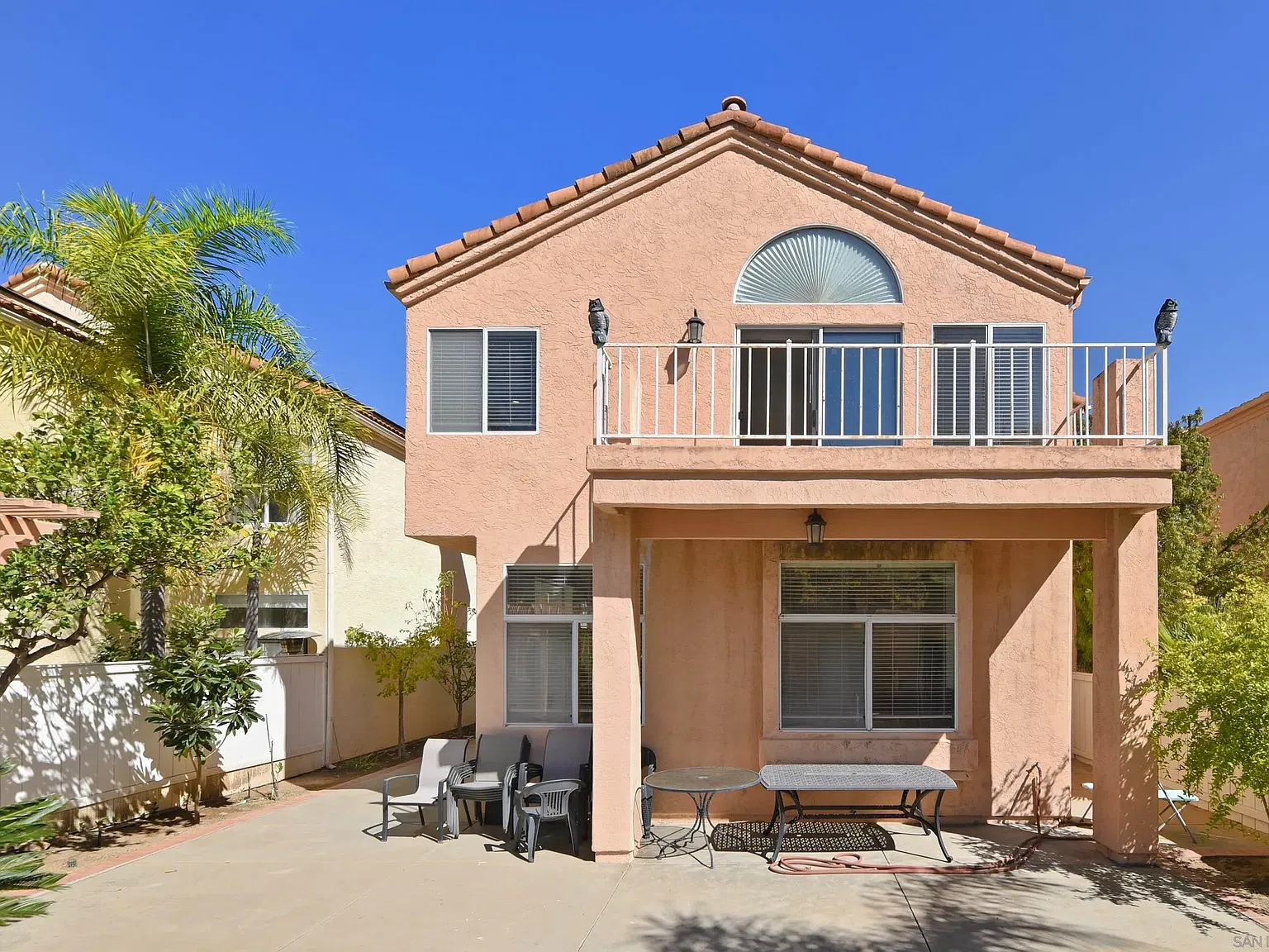 3 bed, 2.5 bath, 2281 sqft, $5,500 — Photo 3