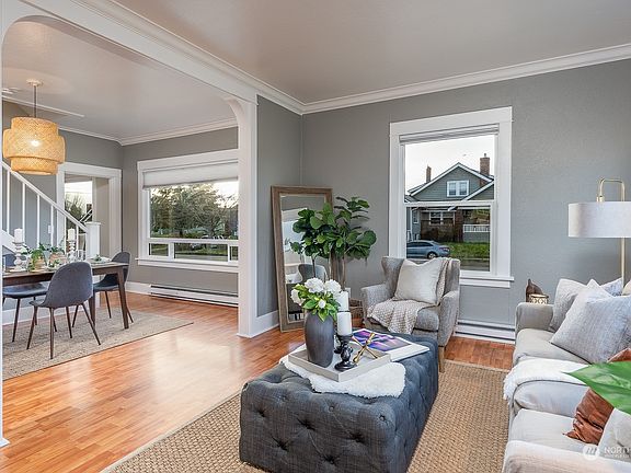 4th image of 4065 Tacoma Avenue S