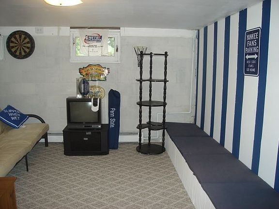 Den w/separate entrance