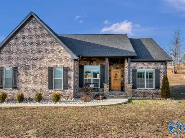 12 Pointer Ln, Stevenson, AL 35772