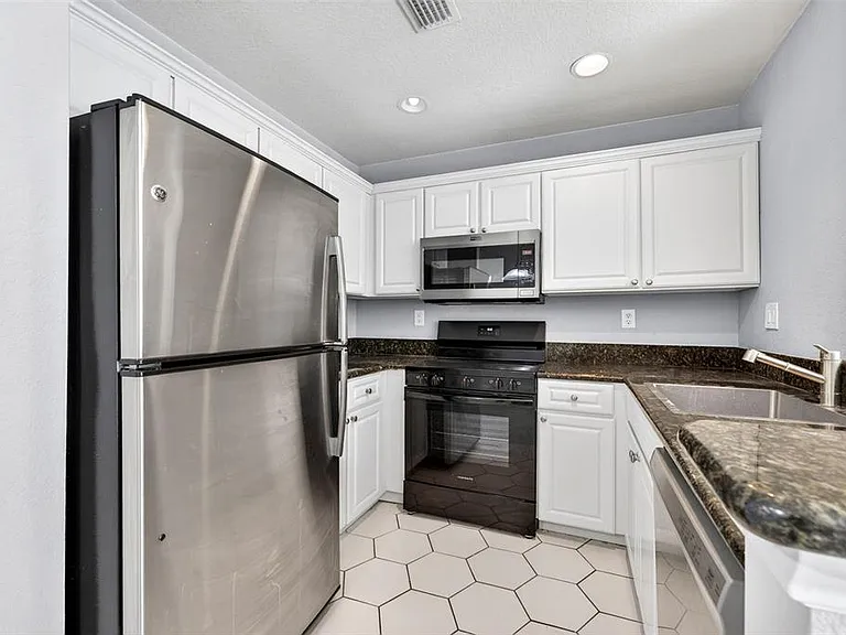 105 Bradford Beach Ct #105 — Photo 10