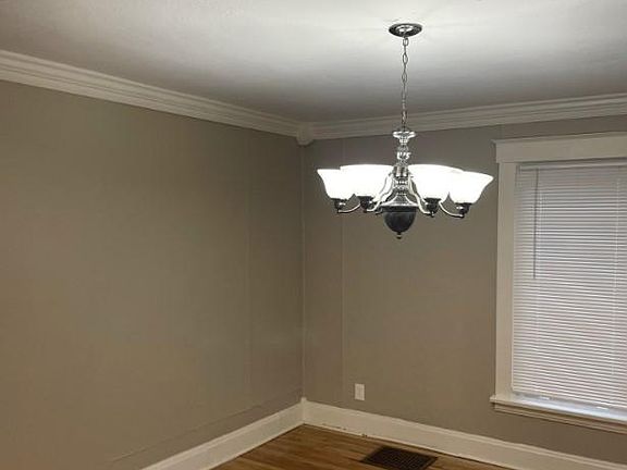2nd image of 106 Carlisle St